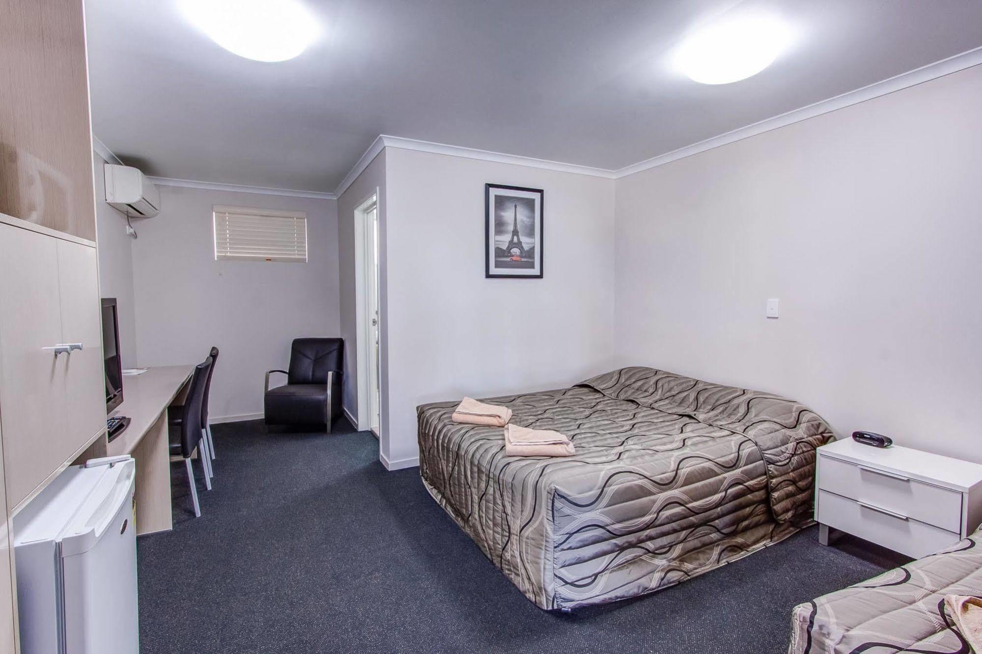 Galaxy Mackay Motor Inn Buitenkant foto